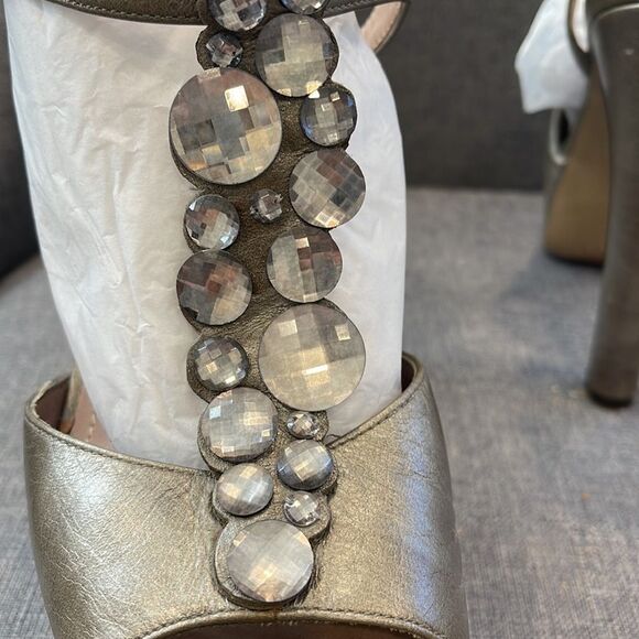 Vince Camuto Jeweled Platform Heel - Size 7.5 - Picture 9 of 10